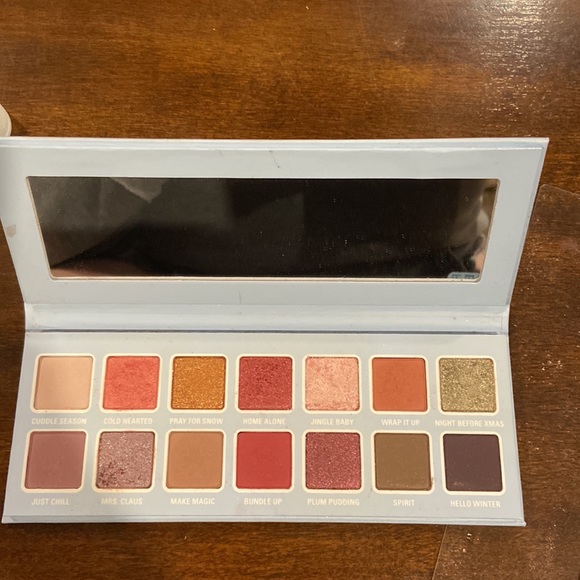 Kylie Cosmetics Chill Baby eyeshadow Palette - Picture 4 of 8